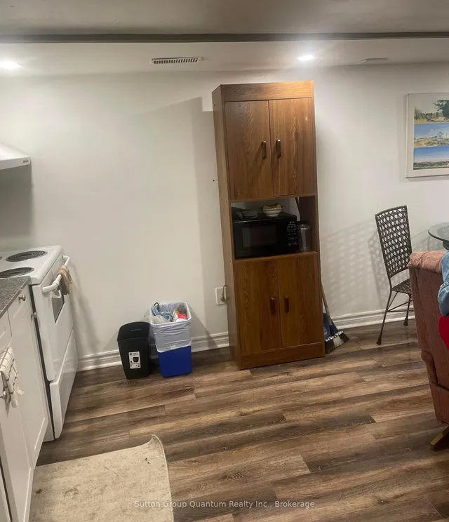 Additional image 22 of 992 Montclair Ave