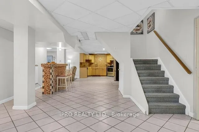 Additional image 40 of 6 Mcfadden Dr