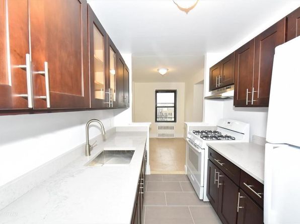 200 W Kingsbridge Rd APT 3K, Bronx, NY 10463