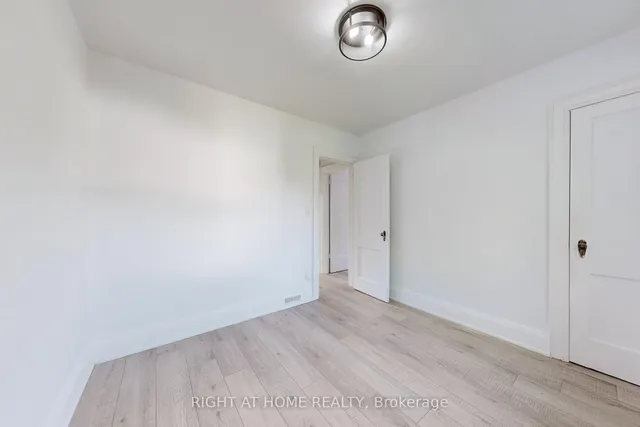 Additional image 23 of 57 Chamberlain Ave