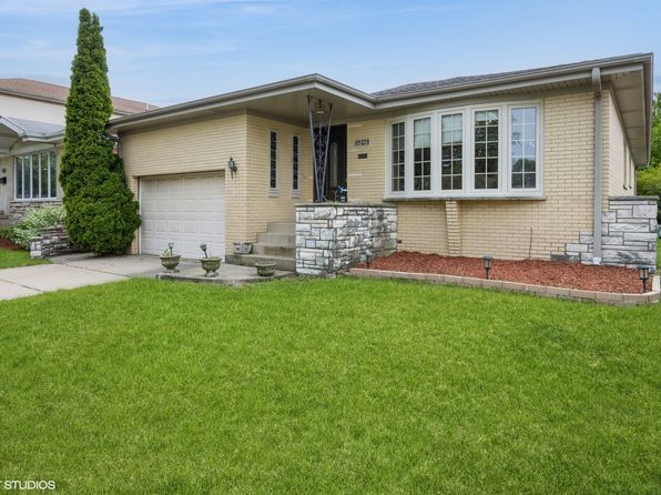 6846 N Dowagiac Ave, Chicago, IL 60646