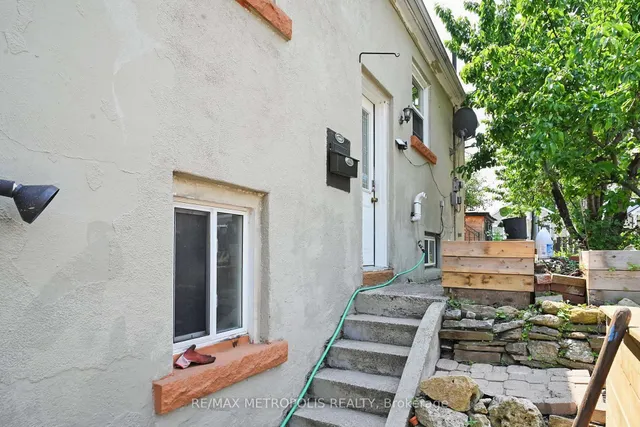 Additional image 44 of 982 Cosburn Ave