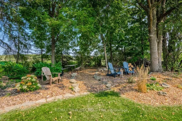 Additional image 33 of 572 Falconridge Cres