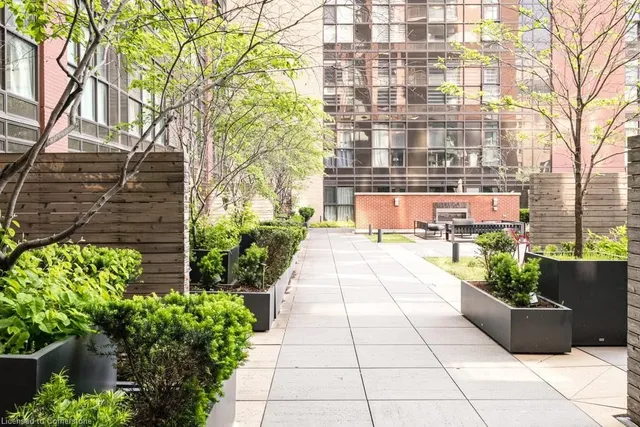 Additional image 14 of 118 King Street East St Unit 723