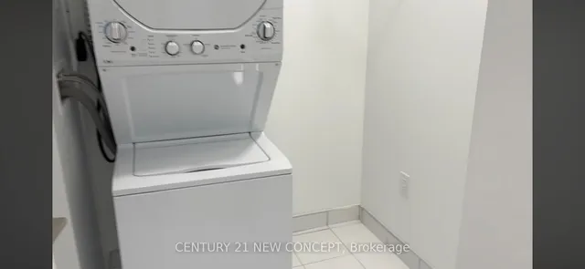 Additional image 31 of 39 roehampton Ave Unit 1204