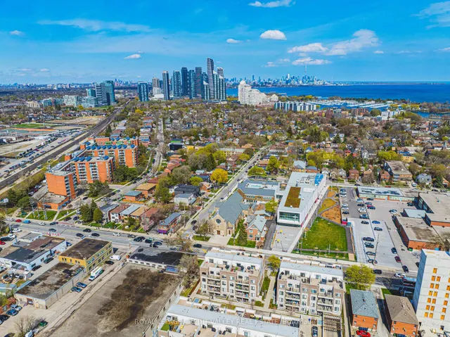 Additional image 43 of 256 Royal York Rd Unit 116