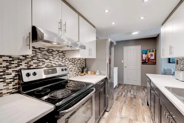 Additional image 10 of 120 Duke St Unit 808