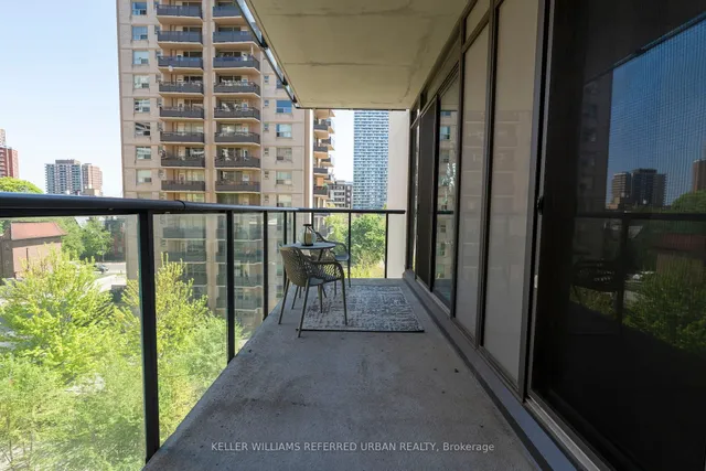 Additional image 20 of 81 Wellesley St Unit 402