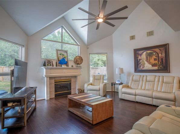 9434 Barretts Glen Ct, Houston, TX 77065