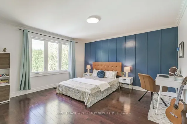 Additional image 23 of 41 Vancho Cres