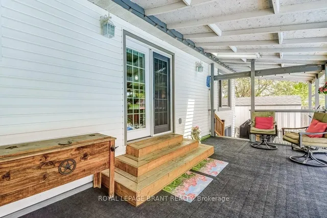 Additional image 35 of 726 Applewood Cres