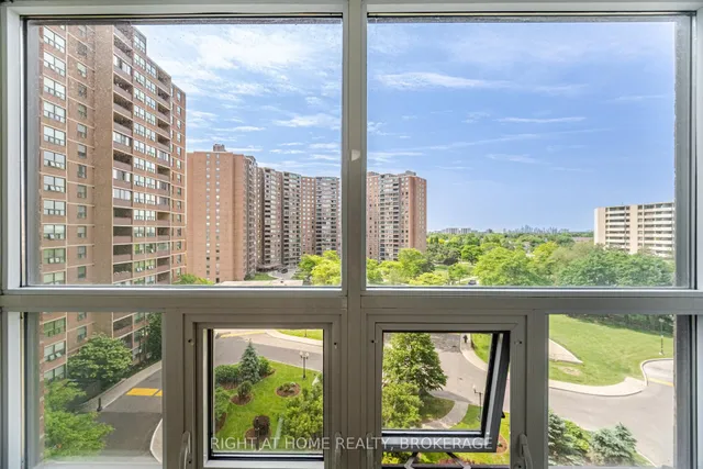 Additional image 35 of 714 The West Mall Unit 811