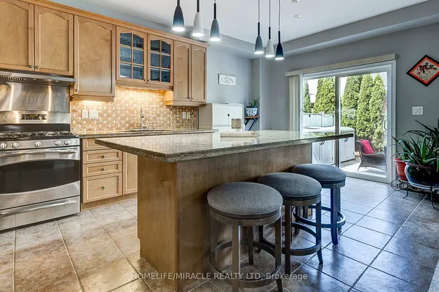 Additional image 22 of 185 Palacebeach Tr