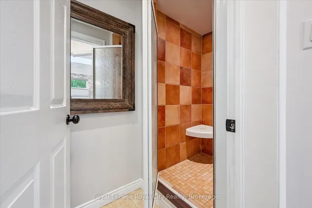 Additional image 26 of 37 Brock St