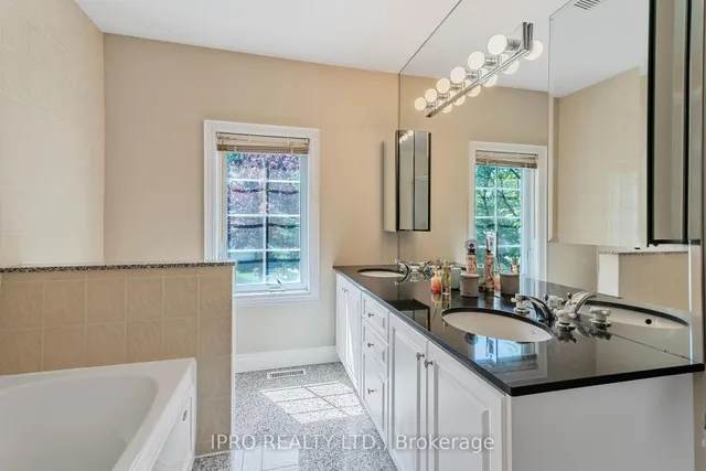 Additional image 25 of 162 Goulding Ave