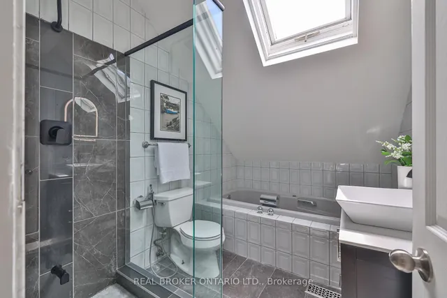 Additional image 19 of 70 Colonial Ave