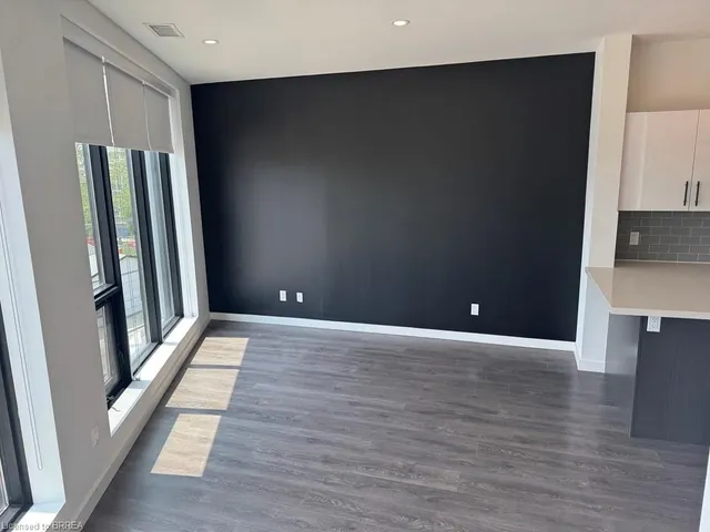 Additional image 6 of 690 King St Unit 406