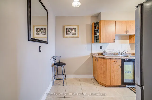 Additional image 32 of 44 Longbourne Dr Unit 606