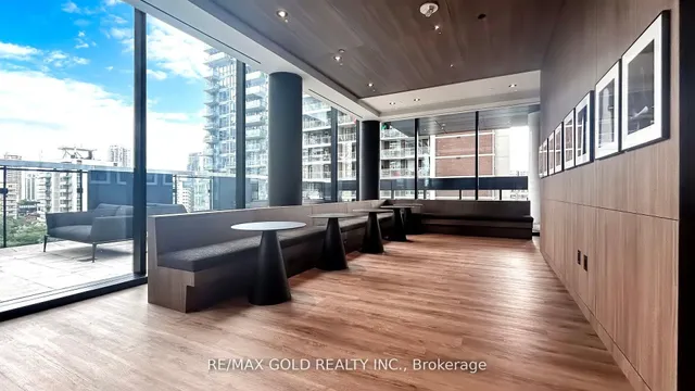 Additional image 32 of 55 Charles St Unit 1310