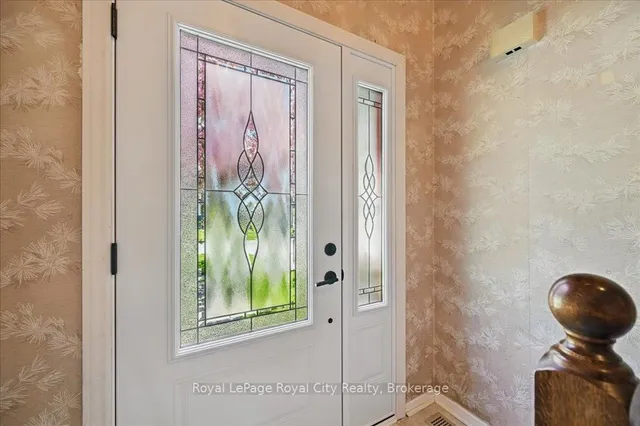 Additional image 8 of 701 Castleguard Cres