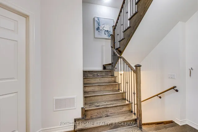 Additional image 11 of 451 Dundas St