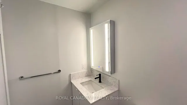 Additional image 10 of 270 Dufferin St Unit PH8