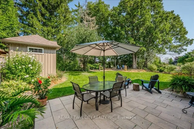 Additional image 29 of 572 Falconridge Cres