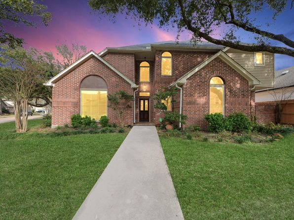 1334 Wickshire Ln, Houston, TX 77043