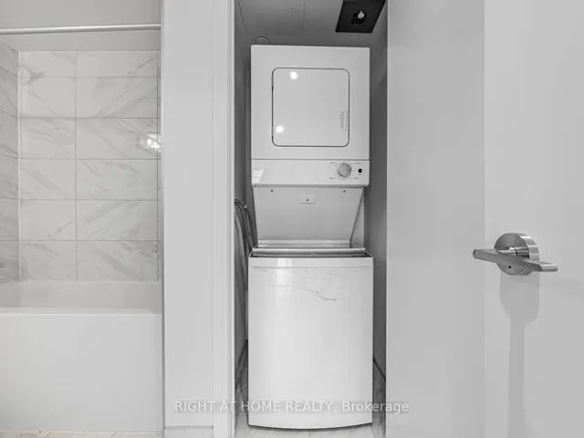 Additional image 27 of 85 Wood St Unit 1615