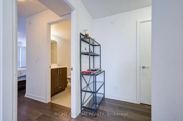 Additional image 7 of 255 Village Green Sq Unit 2503