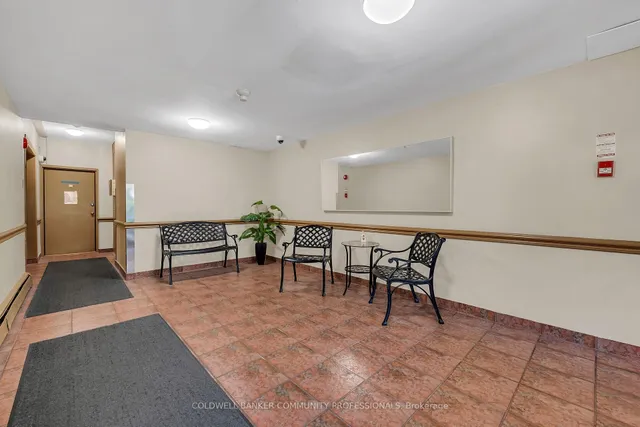 Additional image 36 of 141 Catharine St Unit 806
