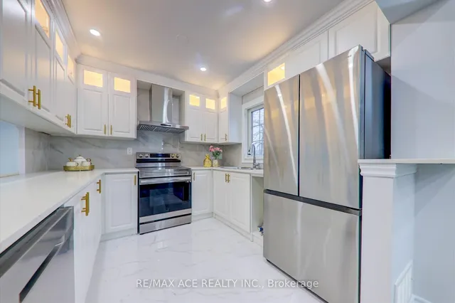 Additional image 14 of 27 Mountain Lion Tr