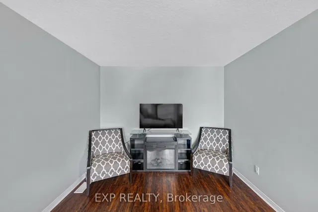 Additional image 25 of 175 Hollyridge Cres