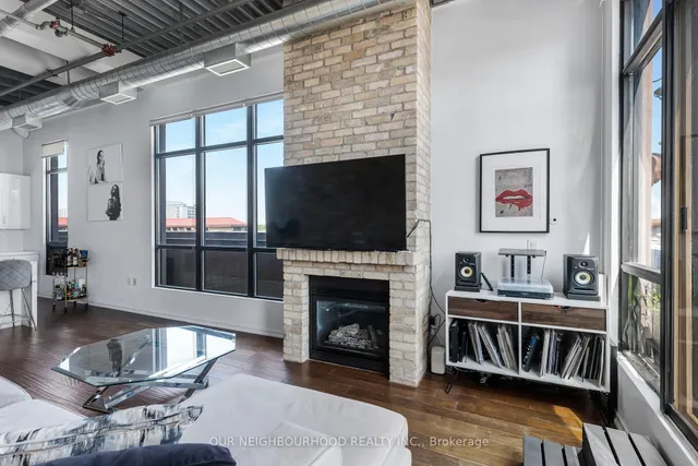 Additional image 13 of 736 Dundas St Unit PH2