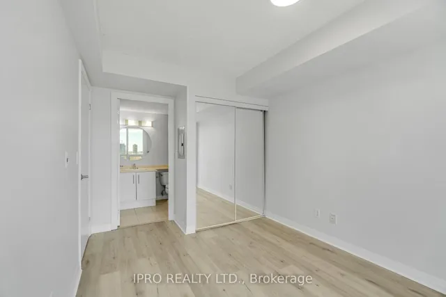 Additional image 27 of 16 Yonge St Unit 2007