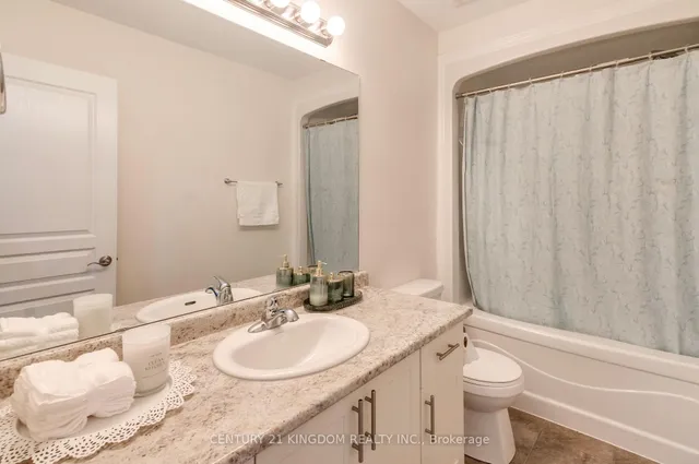 Additional image 38 of 6 Bloom Cres