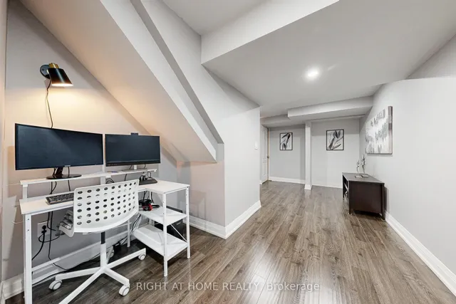 Additional image 38 of 686 Bolingbroke Dr