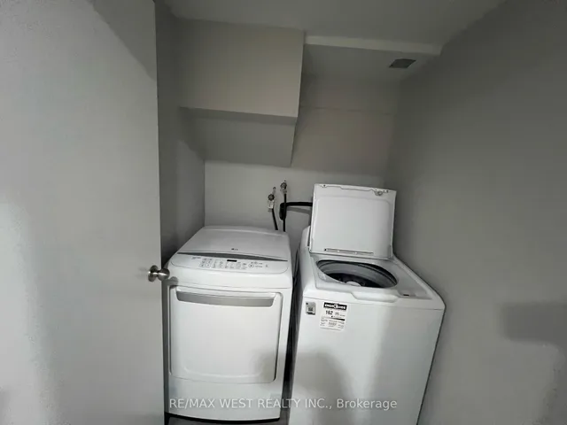 Additional image 26 of 19 Lynmont Rd