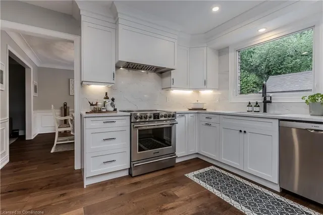 Additional image 14 of 6 Carl Cres