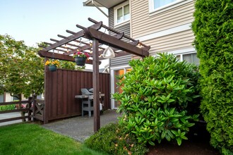 Additional image 5 of 1720 Dufferin Crescent