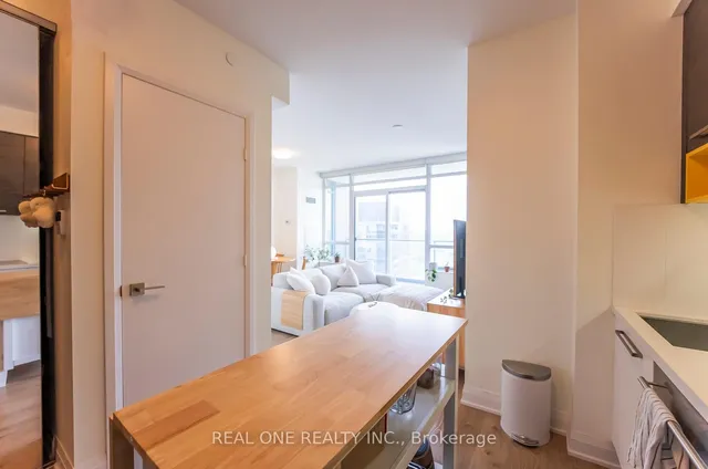 Additional image 8 of 36 Park Lawn Rd Unit 2708