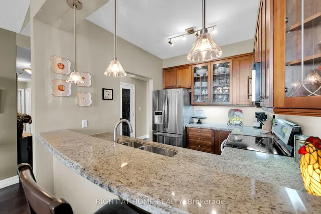 Additional image 8 of 262 Dundas St Unit 403