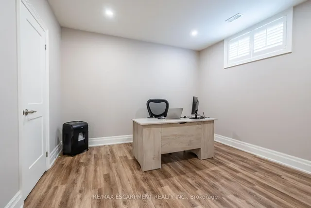 Additional image 39 of 50 Lloyminn Ave