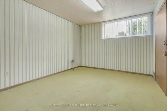 Additional image 34 of 951 Streamway Cres