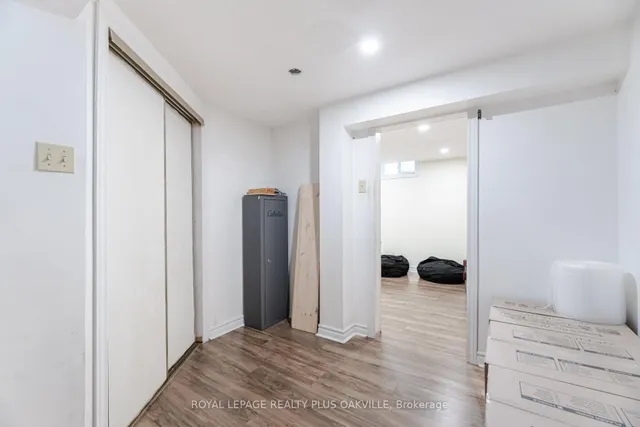 Additional image 41 of 421 Laurentian Ave