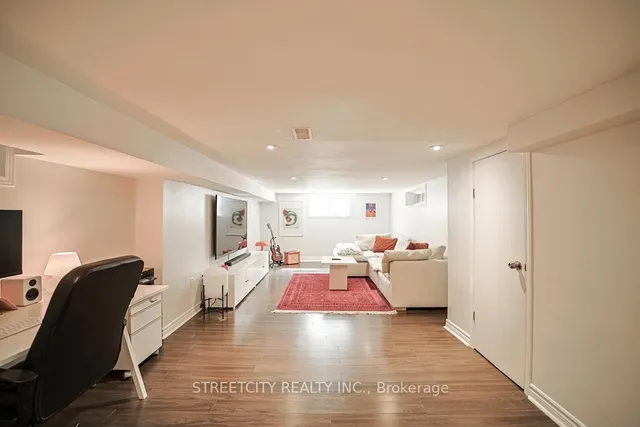 Additional image 38 of 409 Mcroberts Ave