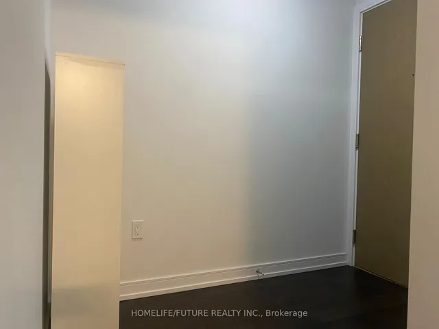 Additional image 7 of 225 Village Green Sq Unit 204