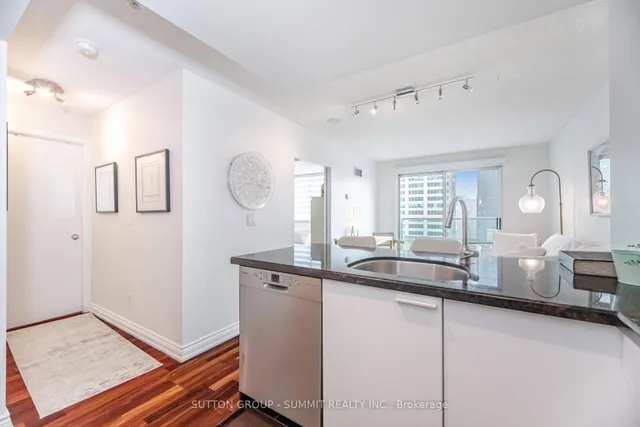 Additional image 9 of 8 Park Rd Unit 2001