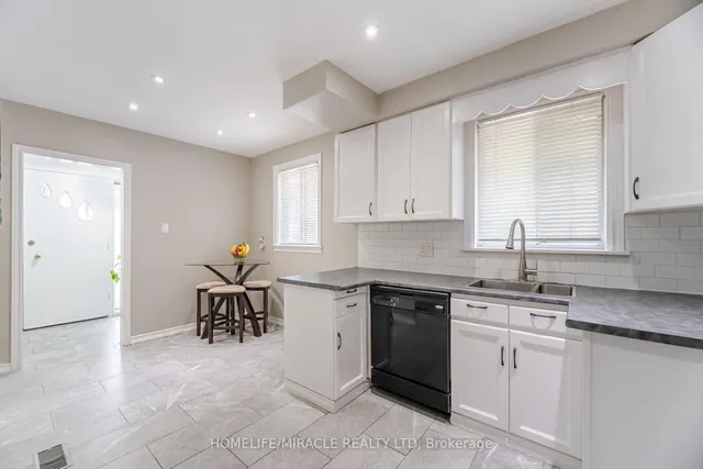 Additional image 6 of 41 Bradstock Rd