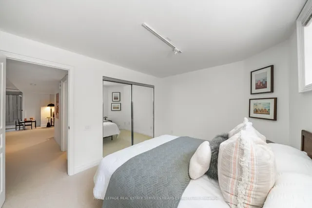 Additional image 32 of 34 Marlborough Ave